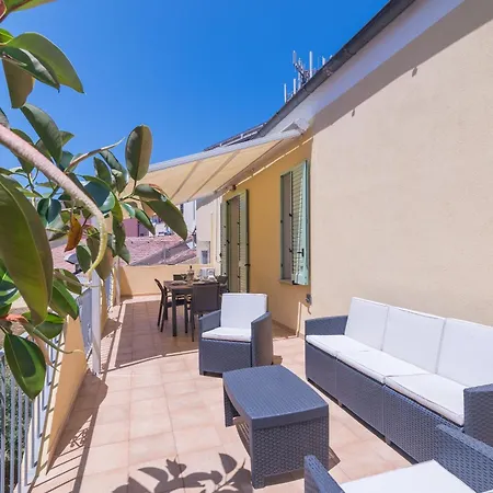Maison Chloe 2 Tatil Evi *