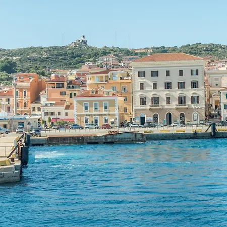 Maison Chloe 2 * لا ماداّلينا